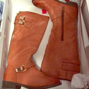 Chestnut riding boots